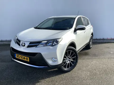 Toyota RAV4 2.2 D-4D Dynamic 4X4 Grijs Kenteken Airco Navi Cruise Camera Trekhaak 2000 kg Euro 5