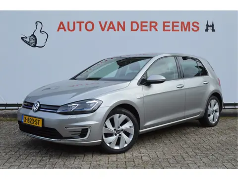 Volkswagen e-Golf E-DITION Soh 91 / Warmtepomp / Led matrix / Apple,android / 17"