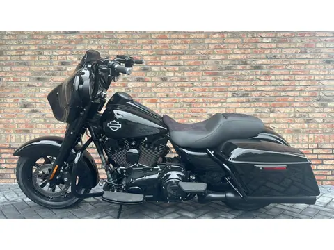 Harley Davidson 103 FLHX Street Glide Black Out Streetglide Special Paint CVO FLHTCU