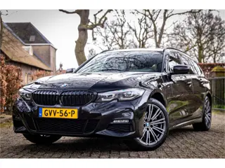 BMW 3 Serie Touring 320e M Sport Panorama Keyless Camera