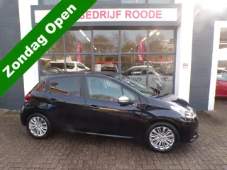 Peugeot 208 1.2 5-Drs PureTech Signature NAVIGATIE,LMV! ""ZONDAG OPEN ""