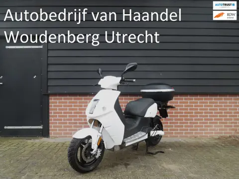 E-Max Bromscooter Super Soco V120LD+ Duitse kwaliteit 11-2020 866km grote actieradius