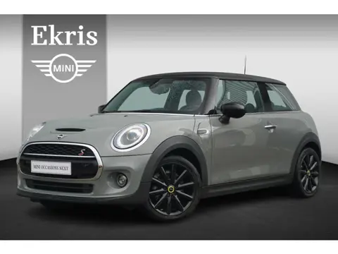 MINI 3-deurs Electric Essential | Comfort Access | Parkeersensoren Achter | Driving Assistant | Verw