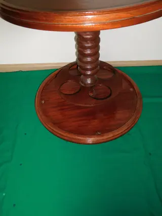 mahonie lampen tafeltje