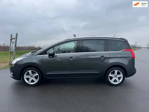 Peugeot 5008 1.6 THP Blue Lease Executive 7p.