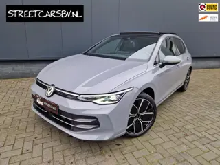 Volkswagen Golf 8.5 1.5 eHybrid 50 Edition /Panoramadak /Winterpakket