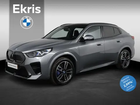 BMW iX2 xDrive30 67 kWh |Trekhaak | Stuurwielrand verwarmd | Comfort Access | Head-Up Display | Inno
