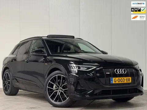 Audi E-tron E-tron 50 S-LINE Edition Black SOH 91.6% l PANO l LUCHTVERING l CARPLAY l 21INCH l 1e EI