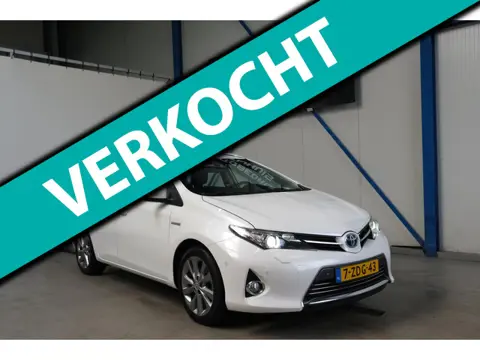 Toyota Auris Touring Sports 1.8 Hybrid Executive - Airco, Cruise, Navi, PDC, Camera, Trekhaak.