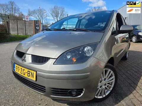 Mitsubishi Colt 1.5 Sky