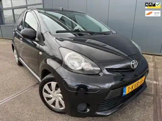 Toyota Aygo 1.0 VVT-i Now | NW KOPPELING | AIRCO | NAP | APK |