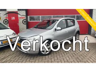 Dacia Sandero 1.2 Lauréate TREKHAAK / AIRCO / ELEK RAMEN / NL-AUTO