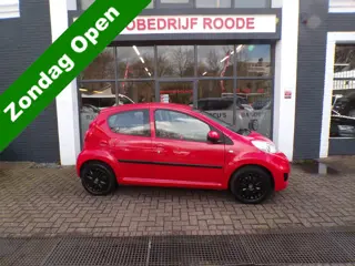 Peugeot 107 1.0-12V Sublime NIEUWE APK,AIRCO,CAMERA !! ""ZONDAG OPEN ""