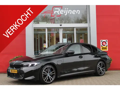 BMW 3-serie 330e 292PK xDRIVE | PANORAMISCH SCHUIF/KANTEL DAK | M-SPORT PRO-PAKKET | M-SPORT REMMEN 
