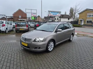 Toyota Avensis Wagon 2.0 VVTi Luna