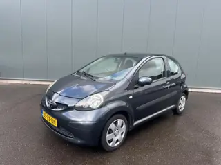 Toyota Aygo 1.0-12V + (bj 2005)