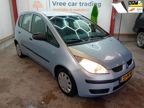 Mitsubishi Colt 1.3 Invite BJ 2004 NIEUWE APK!! AIRCO!!