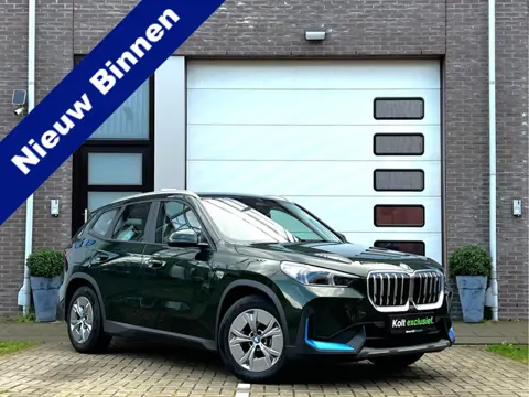 BMW iX1 xDrive30 Launch Edition 67 kWh 313 PK / Automaat / Airco / Apple CarPlay / Navigatie / 360 C