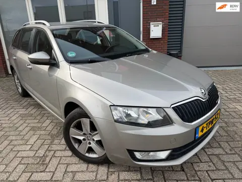 Skoda Octavia Combi 1.6 TDI Greenline Businessline / Navi / Clima / Cruise / LM
