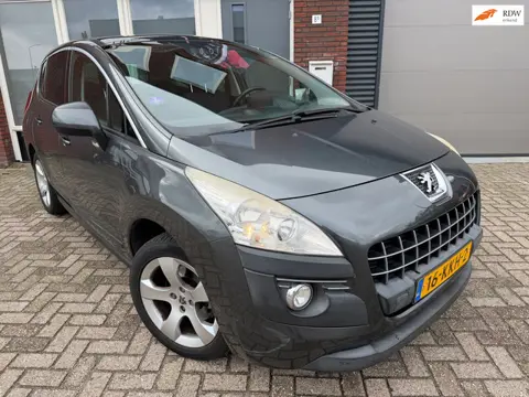 Peugeot 3008 1.6 THP Première / Pano / Navi / PDC / Head-Up / Clima