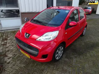 Peugeot 107 1.0-12V XS geen riem maar ketting