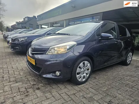 Toyota Yaris 1.3 VVT-i Aspiration | 2E EIGENAAR | 12MND GARANTIE | CAMERA | AIRCO | ELEC RAMEN |