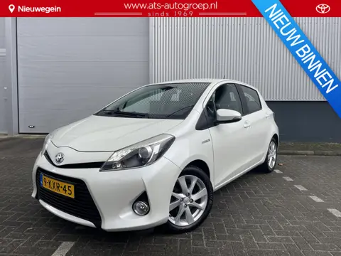 Toyota Yaris 1.5 Full Hybrid Dynamic  | Trekhaak | Parelmoer White  | dealer onderhouden |