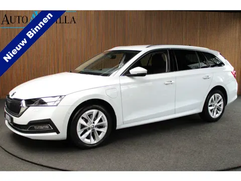 Škoda Octavia Combi 1.4 TSI iV PHEV HUD Leder Memory Camera ACC Stuurverwarming Ambient Keyless Virt