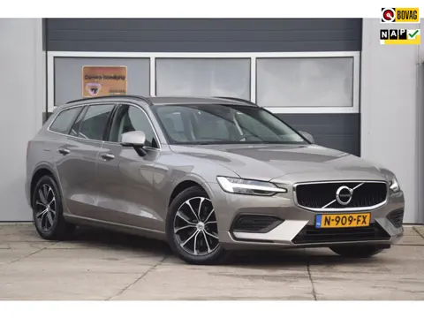 Volvo V60 2.0 B3 Momentum Business UITKLAPBARE TREKHAAK/LEDEREN BEKLEDING/COMFORT-STOELEN