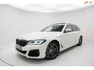 BMW 5-serie 530e M SPORT PANO LASER HUD H&K SFEERVERL
