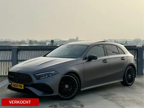 Mercedes-Benz A-Klasse 180 AMG Line | Pano | Magno Grau | Camera