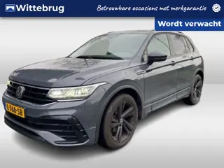 Volkswagen Tiguan 1.5 TSI R-Line Business+ / Panoramadak / Black Style / 19" LMV / Carplay / Camera 