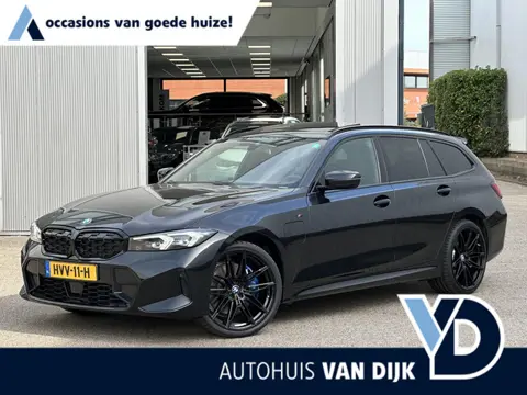 BMW 3-serie Touring 330e M Pakket | Leder/Pano-Schuifdak/20-inch/Cruise Adaptief/H&K