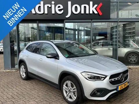 Mercedes-Benz GLA-klasse 250 e AMG Line AUTOMAAT | TREKHAAK | HYBRIDE | PARKEER ASSISTENT | 360gr CA
