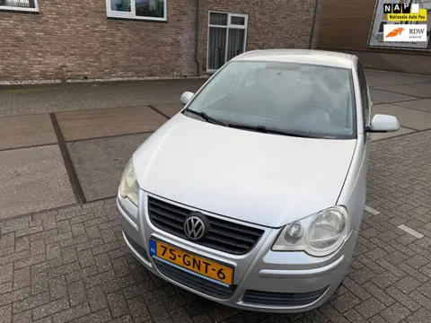 Volkswagen Polo 1.4-16V Optive