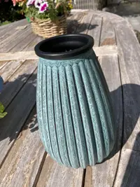 VAAS GREEN HANDPAINTED RIBBEL MIDDEL NIEUW