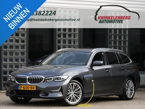 BMW 3-Serie TOURING 320e LEER/ CAMERA/ ELEKT. KLEP/ SFEERVERLICHTING/ 18" BREEDSET MET 4 NIEUWE ALL-