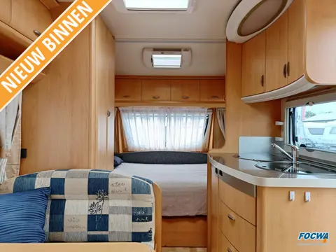 Hobby De Luxe 400 Dwarsbed Zit Toilet