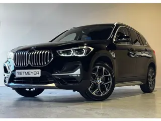 BMW X1 sDrive20i High Executive |Head-Up |Trekhaak |Sfeer |Dealer onderhouden