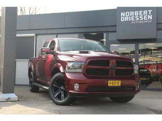 Dodge Ram 1500 5.7 V8 Quad Cab 6'4 | Schuif- opendak | Trekhaak | 5-persoons