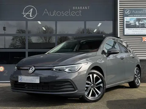 Volkswagen Golf 1.5 eTSI Style Pano Navi LED