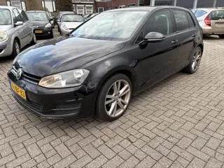 Volkswagen Golf 1.2 TSI Trend Edition Motor houd wat in