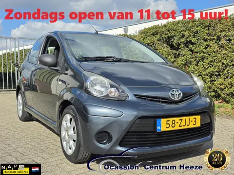 Toyota Aygo 1.0 VVT-i 5drs, NAP! Airco! Lm Velgen! Apk 12-2026! Zondag OPEN!