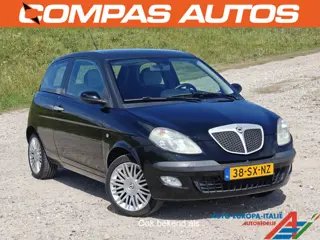 Lancia Ypsilon 1.2-16V MomoDesign (bj 2006)