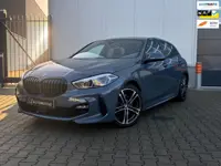 BMW 1-serie 118i Executive M Sport / CARPLAY / STOELVERWARMING / STORM BAY