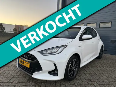 Toyota Yaris 1.5 Hybrid Dynamic Dealer onderhouden | CarPlay