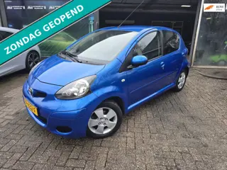Toyota Aygo 1.0-12V Dynamic Blue | NW KOPPELING | 12MND GARANTIE | AUTOMAAT | AIRCO | ELEC RAMEN | L