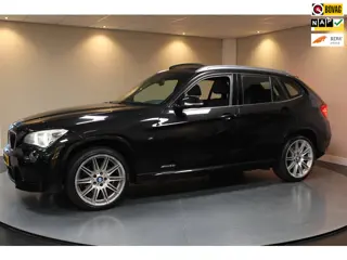 BMW X1 SDrive20i Limited Series *M-Pakket* Automaat|Pano|Trekhaak|NAP