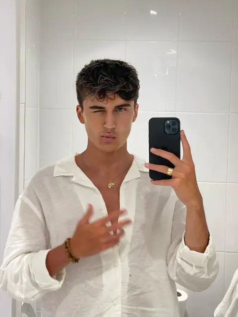 Turkse man zoekt avontuur met een man