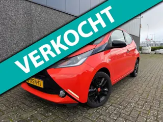 Toyota Aygo 1.0 VVT-i x-cite/NAVI/CAMERA/Nieuwe APK en beurt